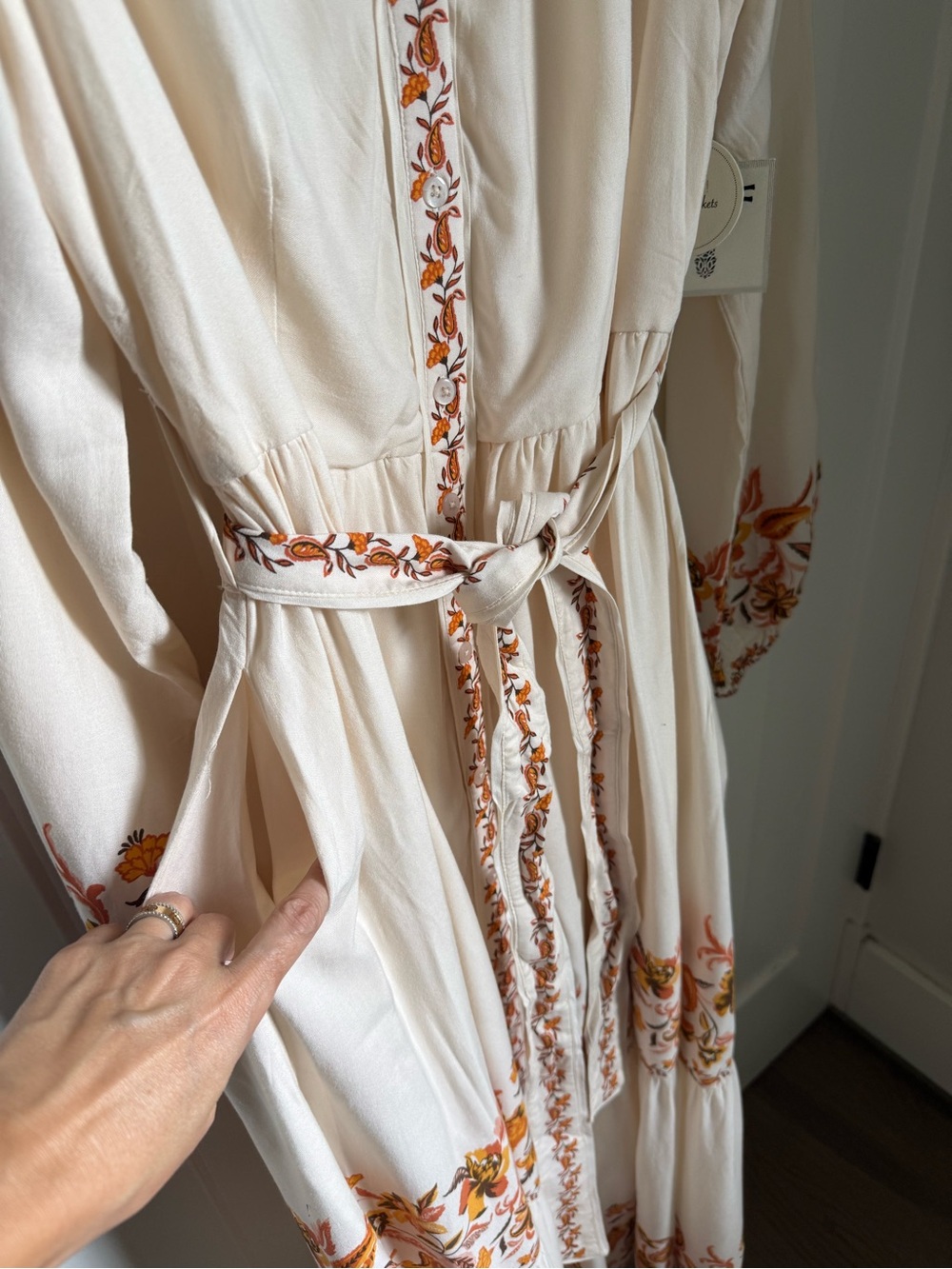 NWT LEA floral border maxi dress with a V-neckline and tie waist. Size Small. - Picture 5 of 12